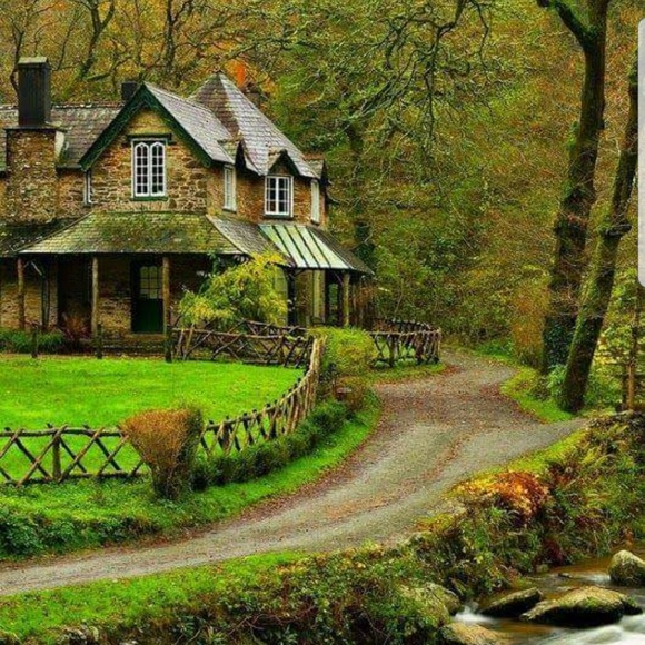 Meet your Posher, Beverly - Picture 1 of 1